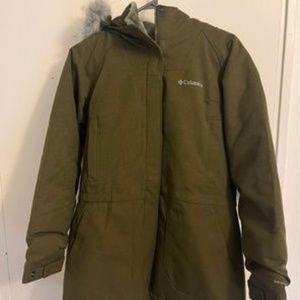 Columbia boundary bay down parka for girls 99.9%new